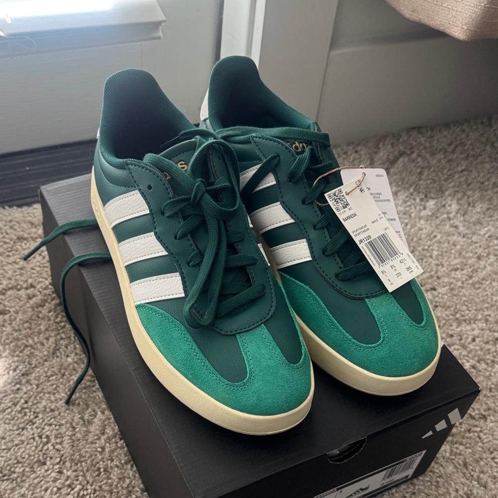 adidas Green and White Sneakers Womens Size 10 Mens Size 9